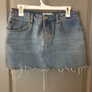 Distressed Hem Denim Light Wash Mini Skirt